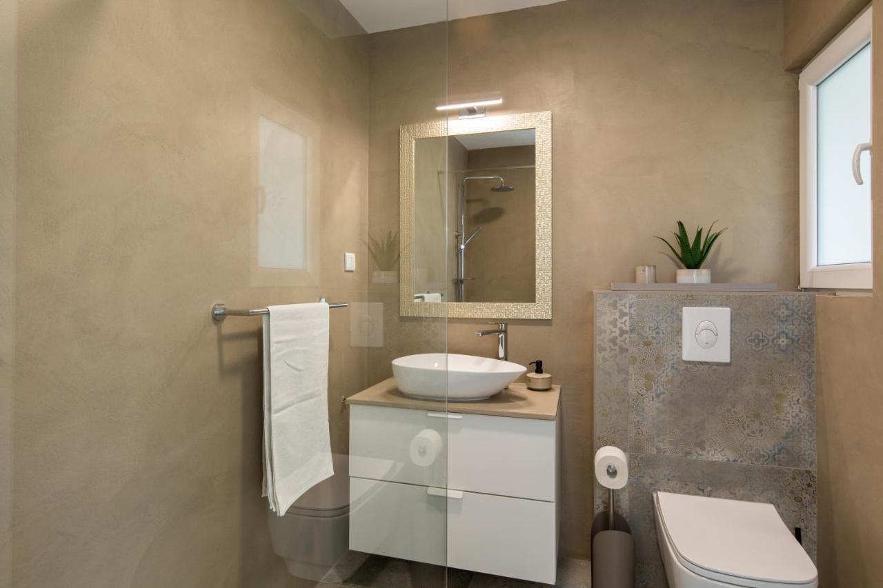 Basic 1 Apartment Njivice